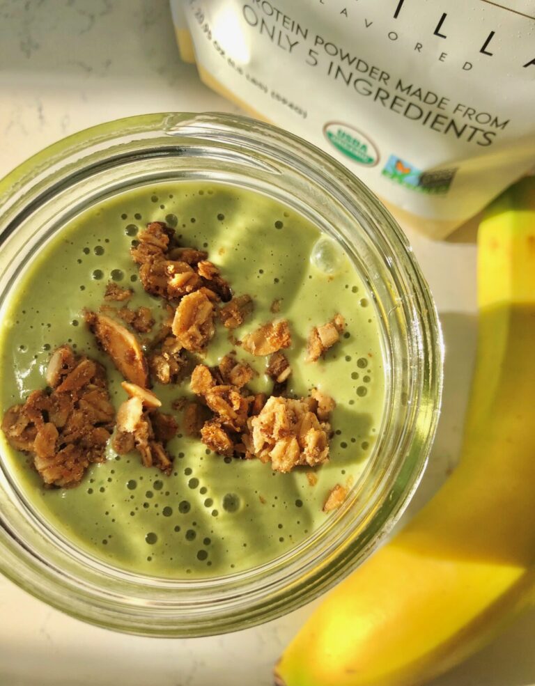 Copycat South Block Peanut Butter Blast + Spinach Smoothie