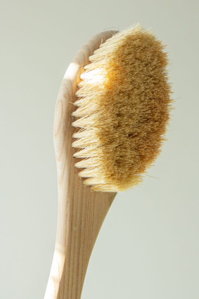 How To Dry Brush For Glowing Skin & Full-Body Detox: The Ultimate Lymphatic Boost